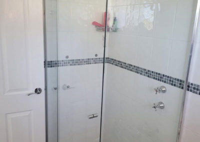 Semi frameless shower screen installed in Huntfield Heights